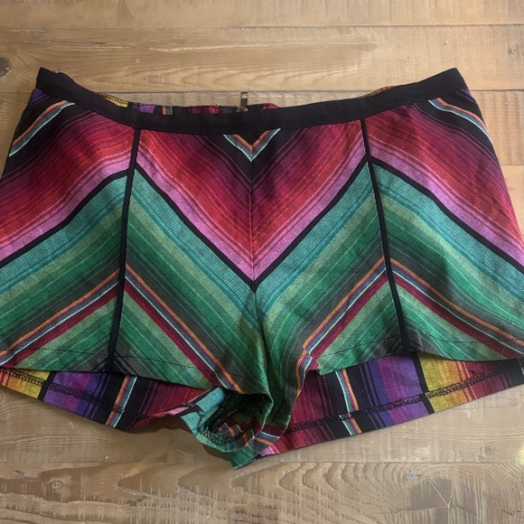 Mimi Chica Aztec Multicolor Chevron High Waist Shorts - Picture 8 of 9